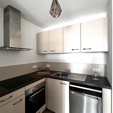 Place De Parking En Sous Sol Privatif Apartment *