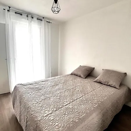 Apartment Place De Parking En Sous Sol Privatif *