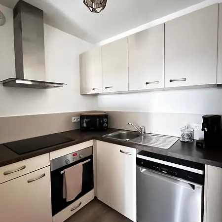 Place De Parking En Sous Sol Privatif Apartmán *