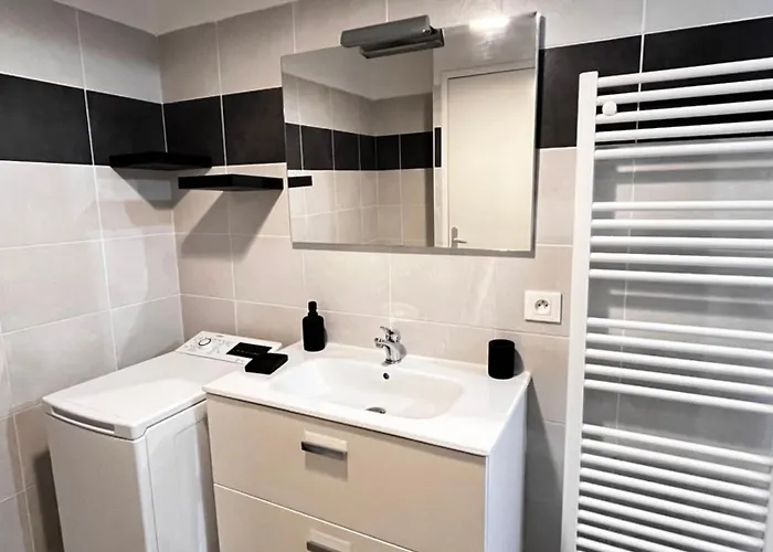 Place De Parking En Sous Sol Privatif Apartmán Ajaccio (Corsica)